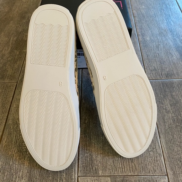 Boutique by Corkys Jerry slip on - Picture 5 of 6